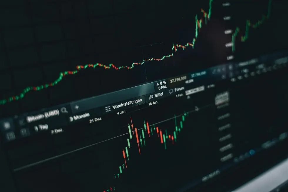 Big Techs, Nasdaq e Criptomoedas: Relações Que Redefinem o Consumo