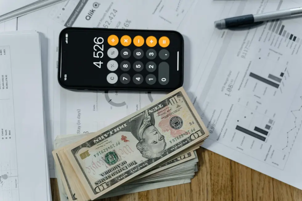 Bilhetes Lotofácil e calculadora configurando orçamento
